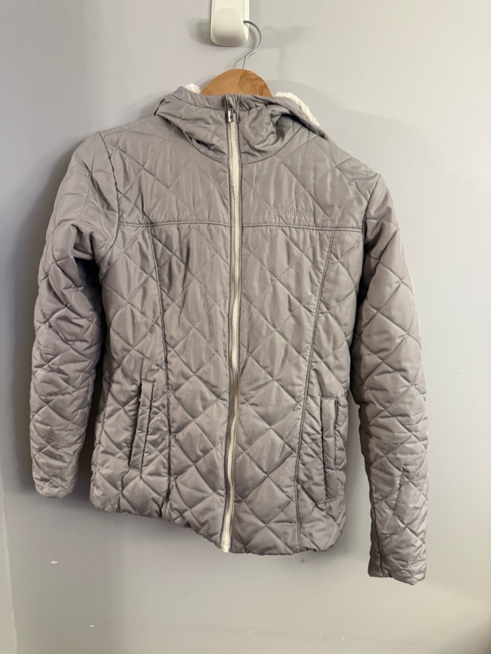 Columbia Quilted Hooded Jacket Beige Taupe Faux Fur Lined Small
